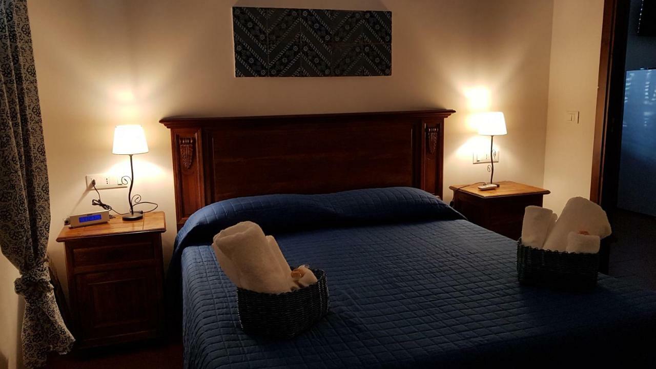 Casa Vacanze Villa D'Orleans Палермо Екстериор снимка